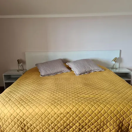 Gorgeous House בית אירוח