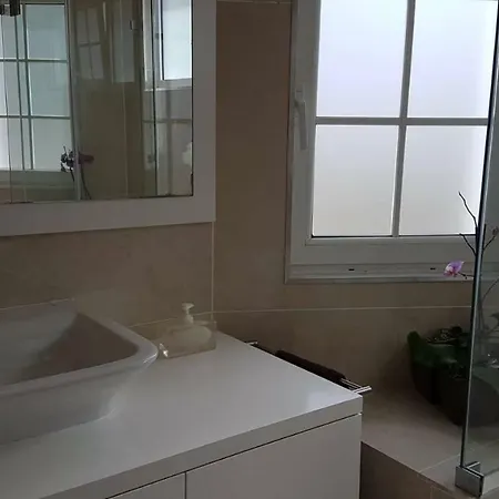 Gorgeous House בית אירוח Ponta Delgada